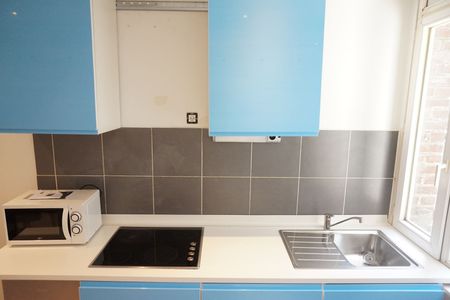 Location Appartement 1 pièce 27m² LILLE 59000 - Photo 3