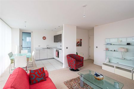 2 bed Flat for rent - Photo 2