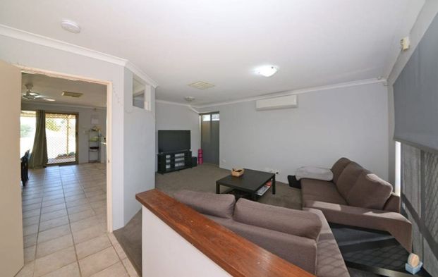 Spacious Family Home with Outdoor Entertaining in a Quiet Location - Photo 1