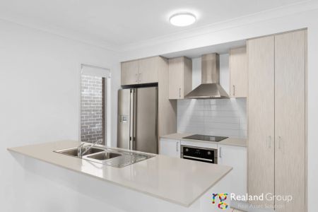 Charming Family Home in Flagstone - Photo 2