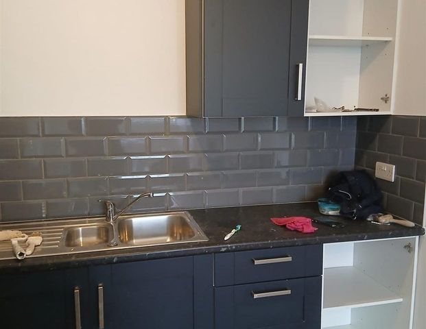 West Parade - Photo 1