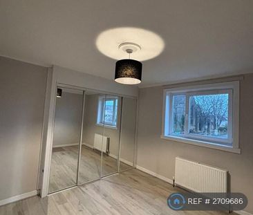 3 bedroom flat to rent - Photo 1