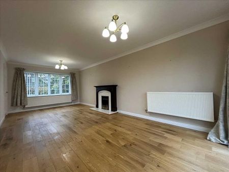 4 bedroom detached house to rent - Photo 3