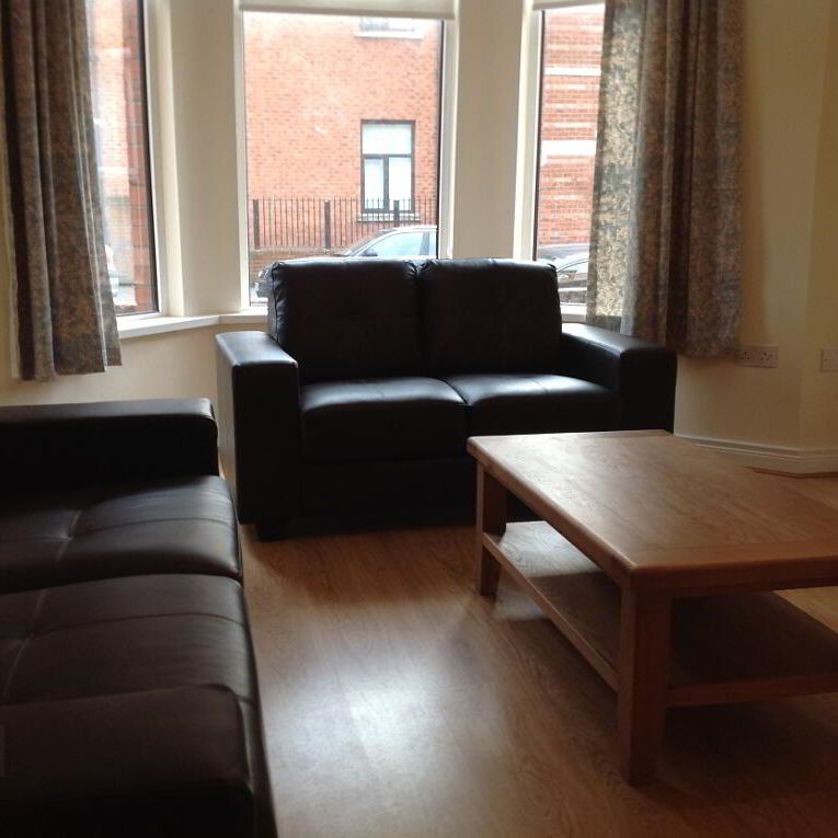 71 Fitzwilliam Street Apt 1, Belfast, BT9 6AX - Photo 1