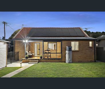 Stylish Renovated Home in a Quiet, Convenient Location - Photo 5