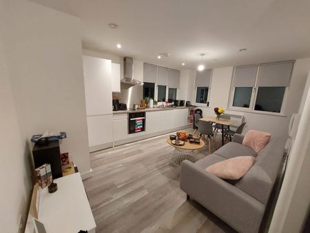 1 Bed Flat, Manchester, M16 - Photo 3