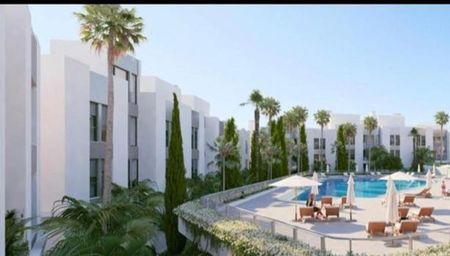 3 bedroom luxury Apartment for rent in Estepona, Andalusia - Photo 4