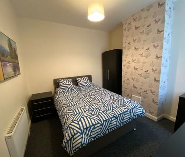 Room in a Shared House, Mere Avenue, M6 - Photo 4