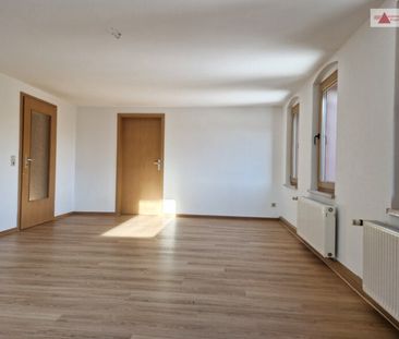 Geräumige 2-Raum-Dachgeschosswohnung mit Stellplatz - Photo 1