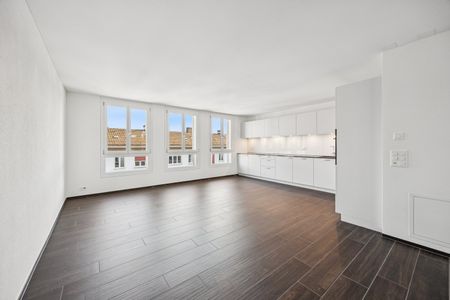 ERSTVERMIETUNG: 3.5-Zimmerwohnung an bester Lage in Zürich-Oerlikon - Photo 3