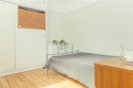 Guildford, Surrey, GU2 9TA - Photo 2