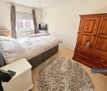 3 bedroom semi-detached house to rent - Photo 3