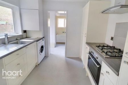 3 bedroom terraced house to rent - Photo 5