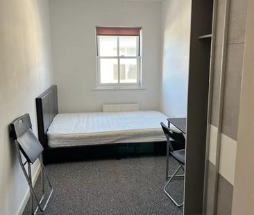 3 bedroom private hall to rent - Photo 6