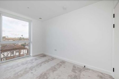A fantastic two bedroom apartment available in an exceptional London canal side development. - Photo 4