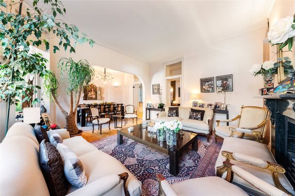 Campden Hill Road, W8 - Photo 1