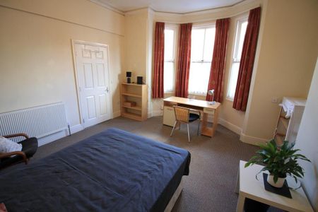 6 bedroom terraced house to rent - Photo 3