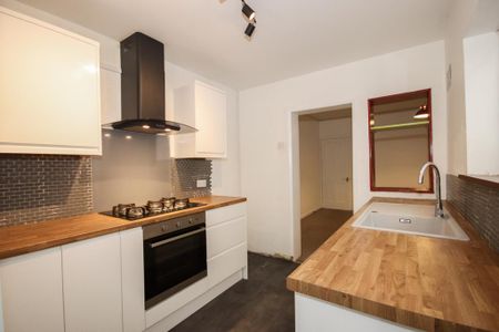 5 bedroom terraced house to rent - Photo 2