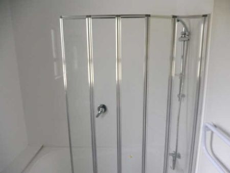 Very tidy home in the heart of Hamilton East. - Photo 3