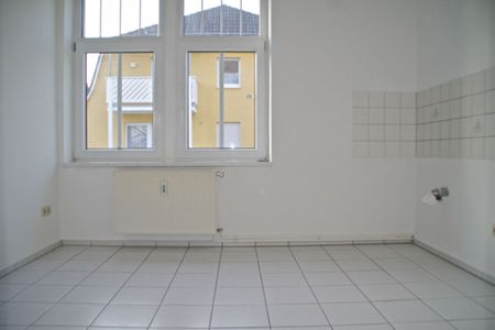 GRÜNA • 5 Zimmer • SONNIG • 2 Tageslichtbäder • Laminat • ruhige idyllische Lage in grüner Umgebung - Photo 2