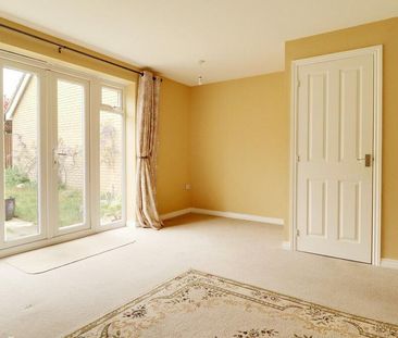 3 bedroom semi-detached house to rent - Photo 2