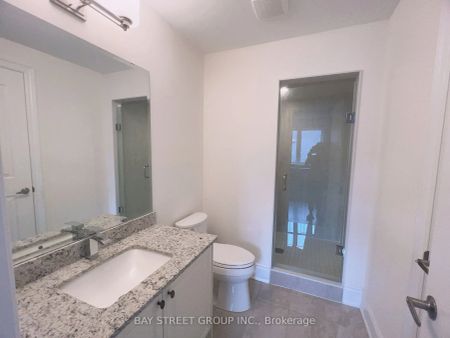 Detached Home For Lease | N9245919 - Photo 4