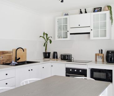 COASTAL LIVING AT ITS BEST – FULLY FURNISHED & READY TO ENJOY - Photo 6