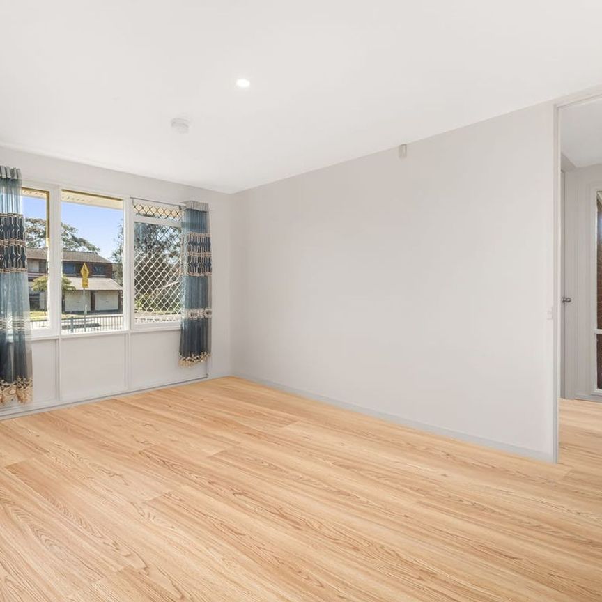 Comfortable 3-Bedroom Home in a Quiet Bidwill Location!! - Photo 1