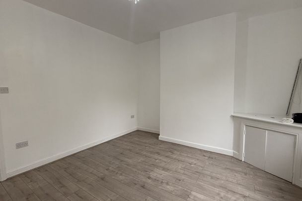 Dearne View - Photo 1