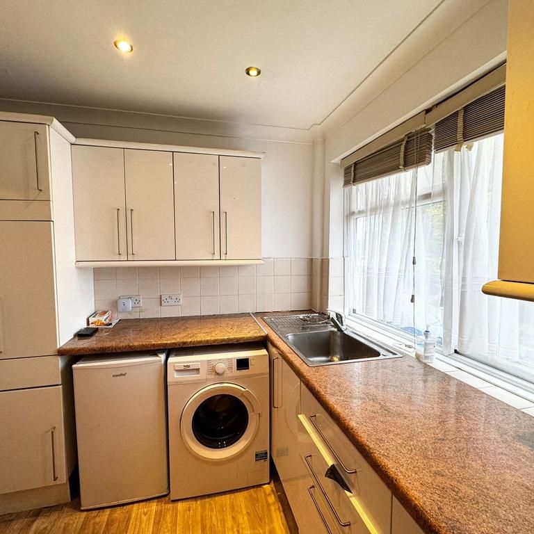 2 bedroom maisonette to rent - Photo 1