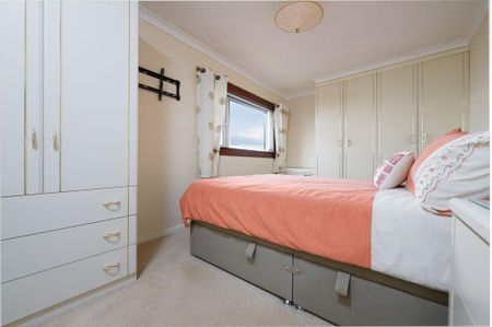 2 bedroom semi-detached house to rent - Photo 5