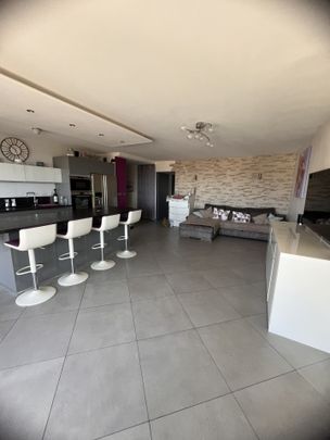 Location Appartement 3 pièces 75m² ST LAURENT DU VAR 06700 - Photo 1