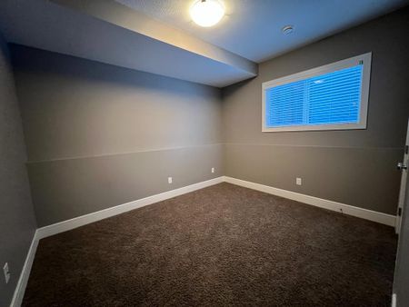 Blackfalds!! Separate Entrance! Separate Yard! - Photo 2