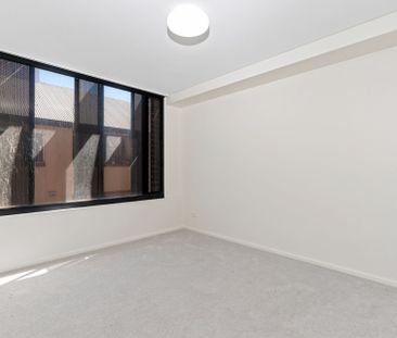 Executive City Living! - Photo 1