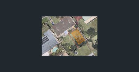 Charming 3-Bedroom Home in Prime Ashmore Location - Renovated Throughout! - Photo 2