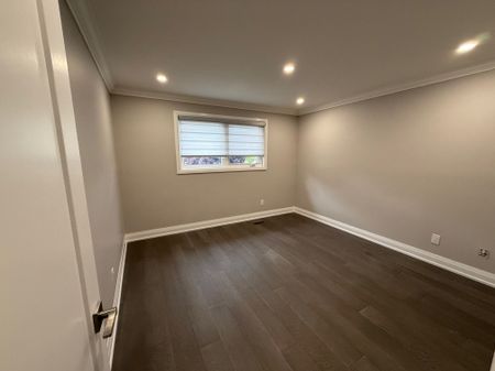 For Lease - 3941 Longo Circle Unit# 1, Mississauga, Ontario - Photo 3