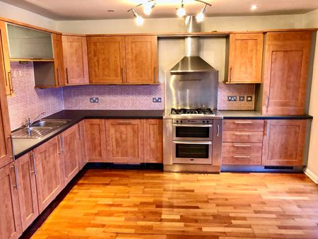 2 Bed Flat, Portland Gardens, EH6 - Photo 4