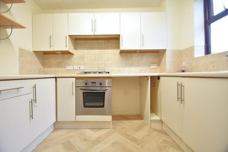 2 bedroom terraced house to rent - Photo 4