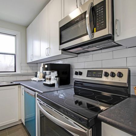 Engelhart Apartments - Photo 3