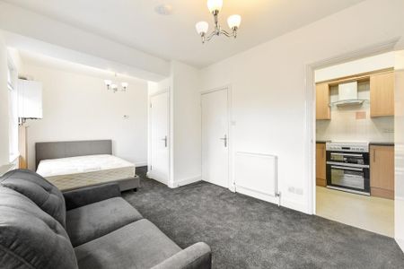 Studio to rent - Photo 2