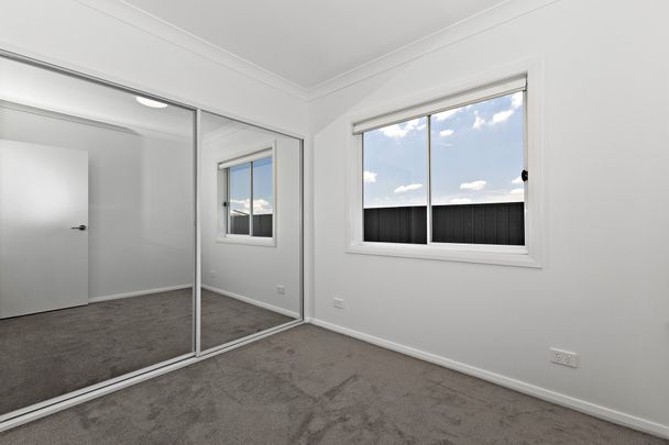 1/3 Treeton Close, Farley NSW 2320 - House For Rent | Domain - Photo 1