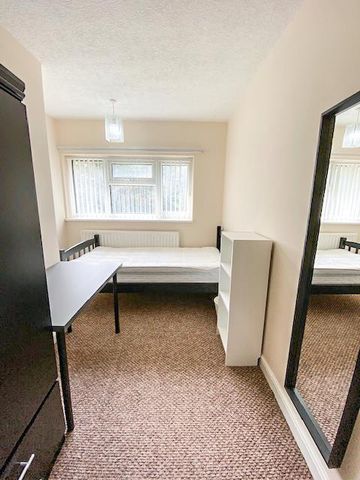 5 bedroom terraced house to rent - Photo 4