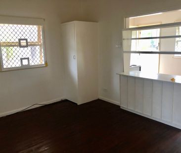 Cute Scarborough Flat with Outdoor Amenities - Photo 5