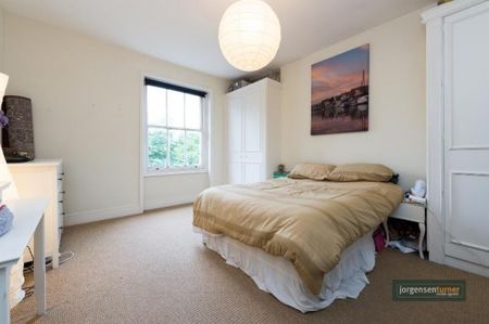 SUPERB SPACIOUS TWO BEDROOM FLAT IN QUEENS PARK (835 SQ FT / 77 SQ M) - Photo 3