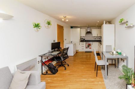 1 bedroom flat to rent - Photo 2