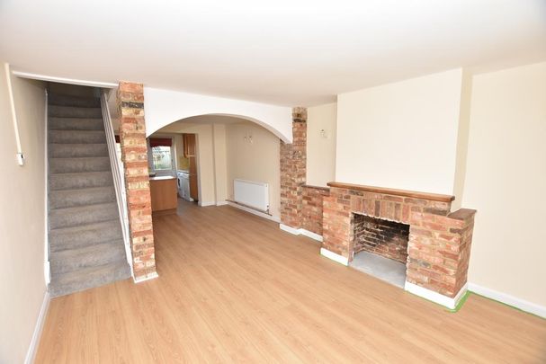 2 bedroom cottage to rent - Photo 1