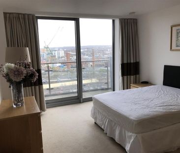 2 bedroom flat to rent - Photo 4