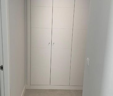 3 Bedroom Apartment For Rent in Estepona, Málaga - Photo 4