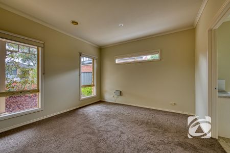 UNBEATABLE CONVENIENCE - Photo 3