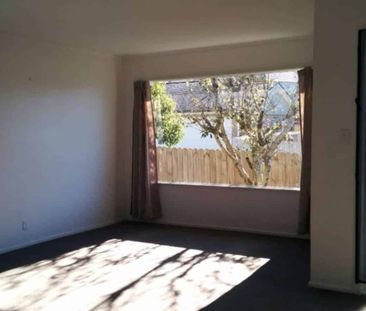 Prime Howick Location! 3 Bedroom - Walk to New... - Photo 3